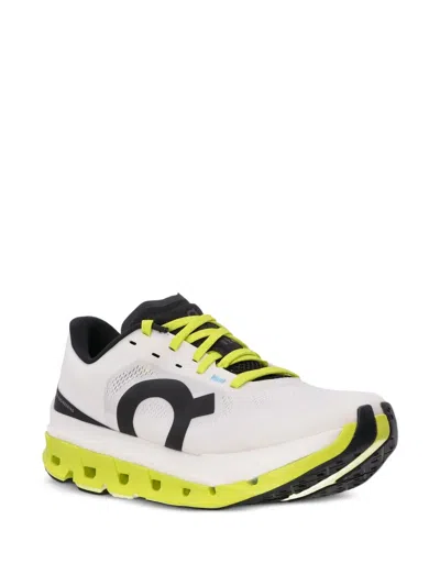 On Cloud Trainers In White
