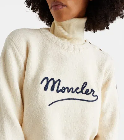 Moncler Embroidered Logo Crop Crewneck Sweater In Neutral