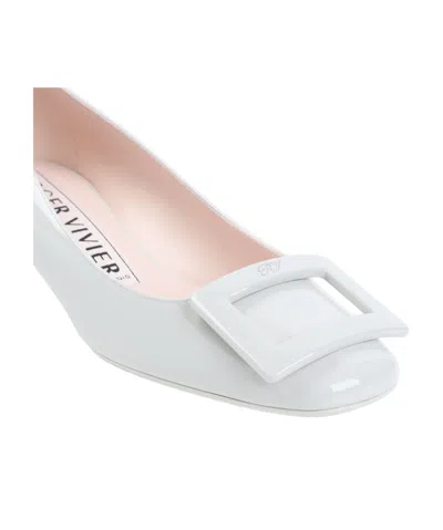 Roger Vivier Roundy Lacquered Decollete 25 Pumps For Women In White