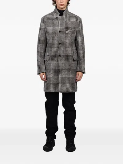 Hannes Roether Checked Buttoned Coat In Gray