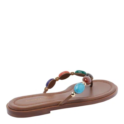 Gianvito Rossi Shanti Thong 05 Leather Slides In Brown