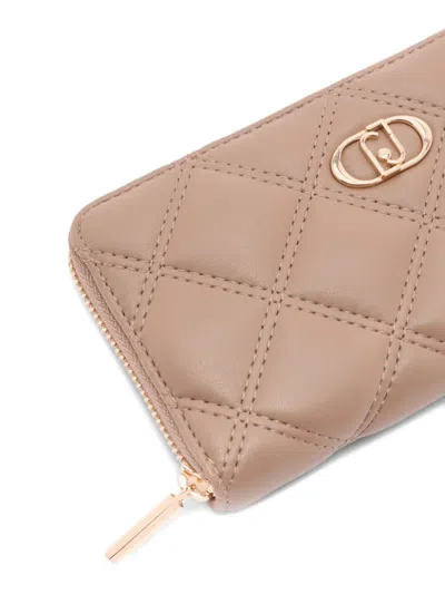 Liu •jo Monogram-plaque Quilted Wallet In Neutral