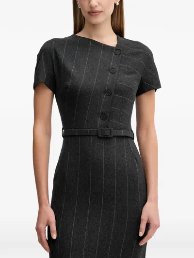 细条纹图案束腰中长连衣裙