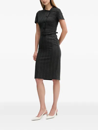 细条纹图案束腰中长连衣裙