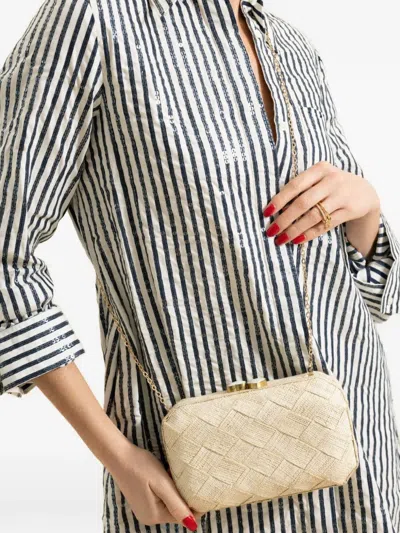 心形编织手拿包