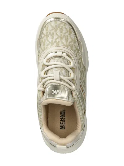 经典LOGO花纹运动鞋