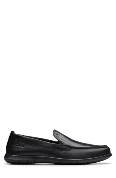 Clarks ® Flexway Step Slip-on In Black