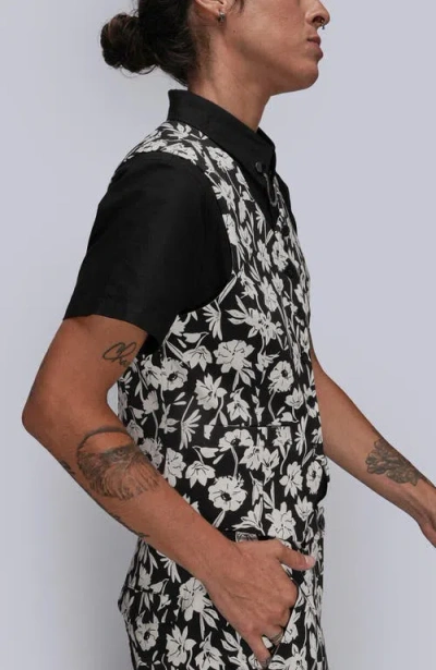 Wildfang The Empower Vest In Black