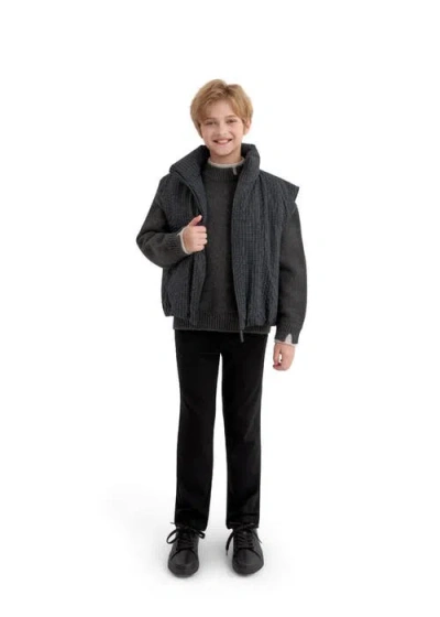 Moustache Grid-pattern Quilted Vest In Black