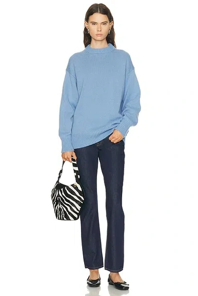 Amiya Ursa Relaxed Cashmere Sweater In Blue