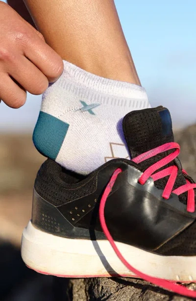 Extreme Fit 3-pack Ankle Length Compression Socks In Multi