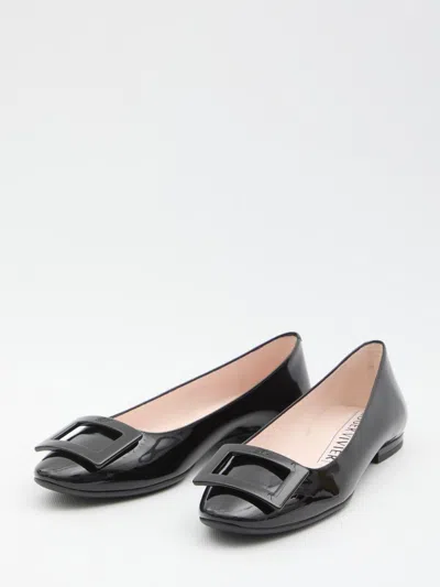 Roger Vivier Buckle-plaque Leather Ballet Flats With Pointed Toe In Black