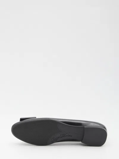 Roger Vivier Buckle-plaque Leather Ballet Flats With Pointed Toe In Black