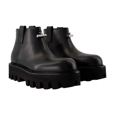 Alexander Mcqueen Ankle Boots Smooth Calfskin Chunky Sole In Black