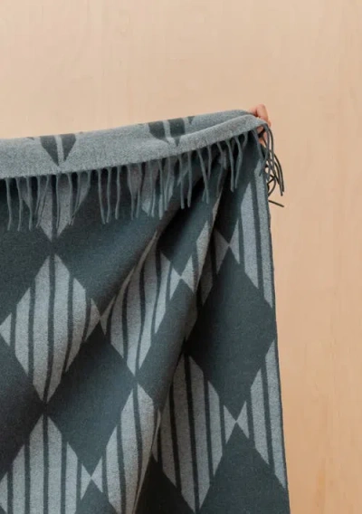 Tbco Lambswool Jaquard Throw Blanket In Green