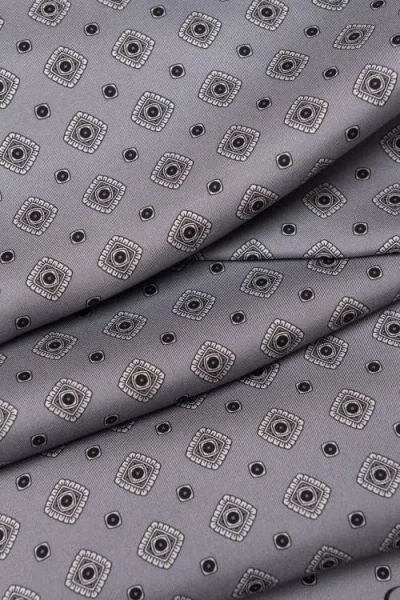 Elizabetta Ancona In Gray
