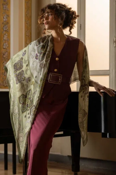 Elizabetta Venere In Neutral