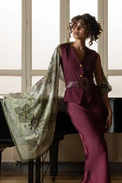 Elizabetta Venere In Neutral