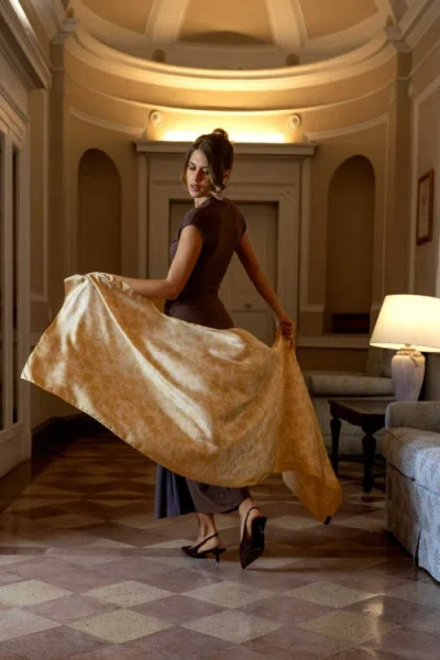 Elizabetta Regina In Neutral