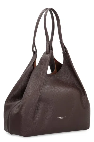 Gianni Chiarini Dua Bag In Hammered Leather, Dark Brown. In Burgundy