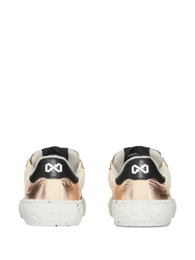 Id.eight Uriduri Arrow-detail Sneakers In Neutral