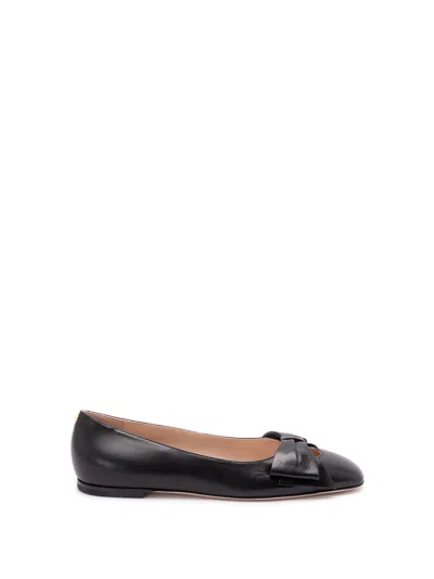 Valentino Garavani Bow Detail Leather Flats With Round Toe In Black