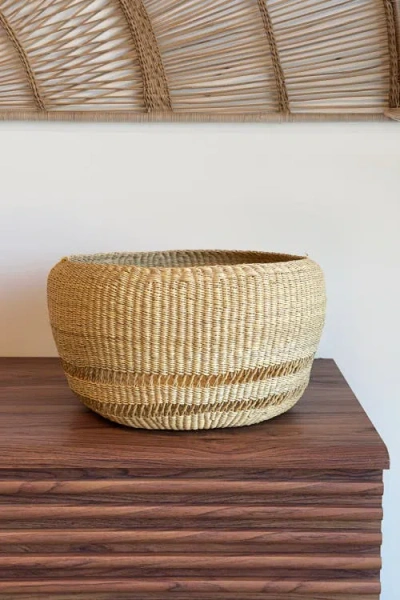 Mbare Handwoven 1 String Round Planter Basket In Brown