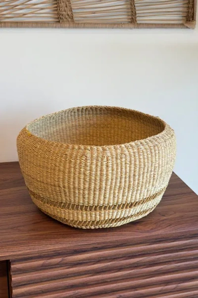Mbare Handwoven 1 String Round Planter Basket In Brown