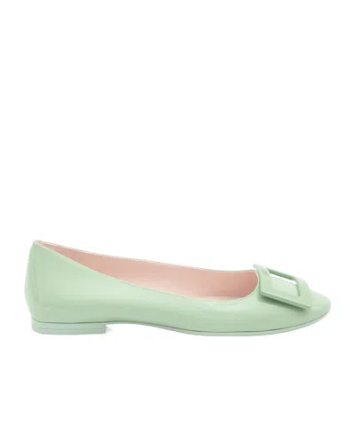 Roger Vivier Round Toe Gommettine Buckle Bow Ballerinas In Green