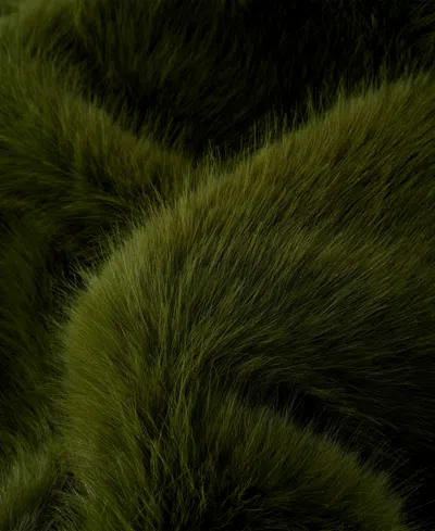 Battilo Lifestyle Faux Fur Throw, 50" X 60" In Green