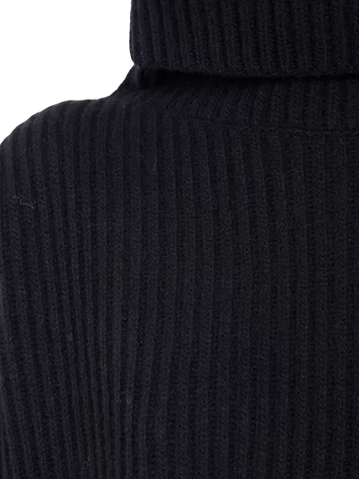 Nuur Pullover In Black