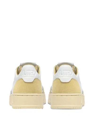 Autry Medalist Sneakers In White