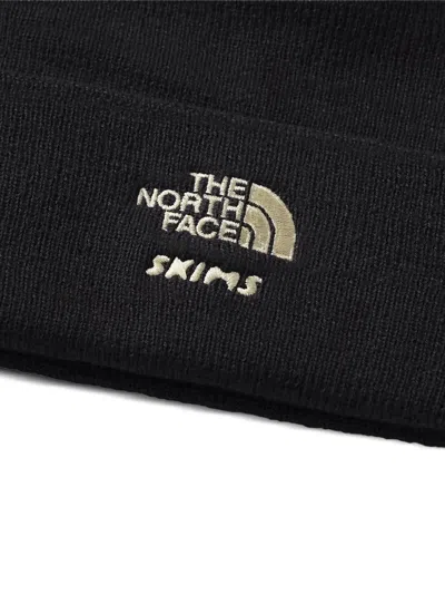 Skims X The North Face Logo-embroidered Beanie Hat In Gray
