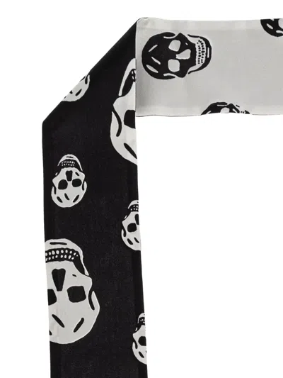 Alexander Mcqueen Rectangular Scarf Two Tone Skull Motif In Black