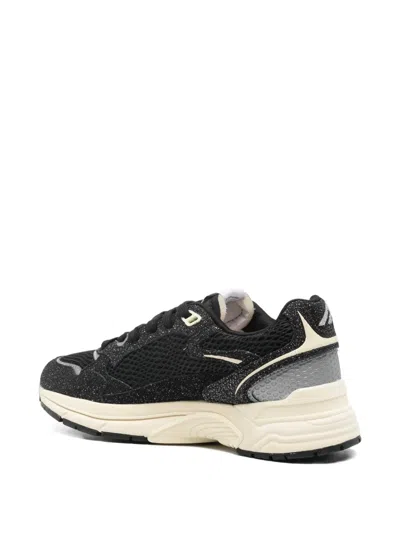 Autry Hyperway Sneakers In Mesh And Suede In Black