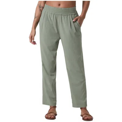 Vuori Villa Ankle Pant In Laurel In Green