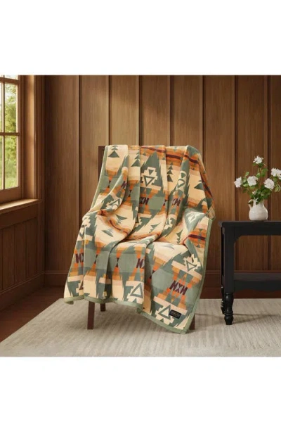 Pendleton Siskiyou Plush Throw Blanket In Green