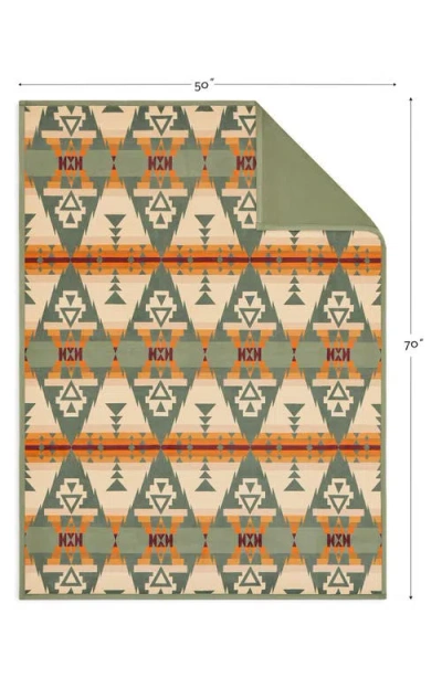Pendleton Siskiyou Plush Throw Blanket In Green