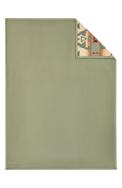 Pendleton Siskiyou Plush Throw Blanket In Green