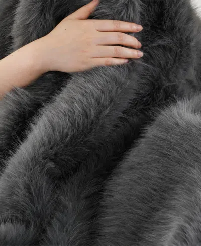 Battilo Lifestyle Faux Fur Throw, 50" X 60" In Gray