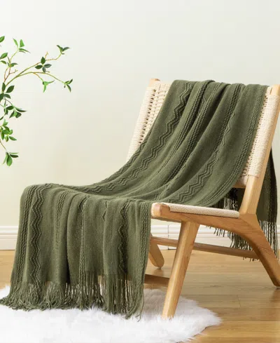 Battilo Wave-link Texture Lightweight Throw, 50" X 60" In Green