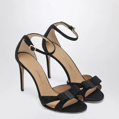 Ferragamo Roxy 90 Vara Bow Suede Sandals In Black