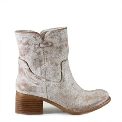 Diba True West Haven Pull-on Distressed Leather Western Boots In White