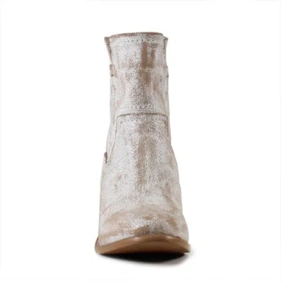Diba True West Haven Pull-on Distressed Leather Western Boots In White