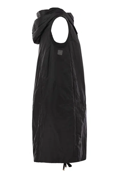 Max Mara The Cube Greengi Drip Proof Canvas Waistcoat In Black