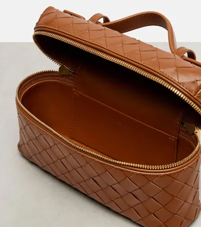 Bottega Veneta Women Bang Bang Leather Vanity-case With Intrecciato Motif In Brown