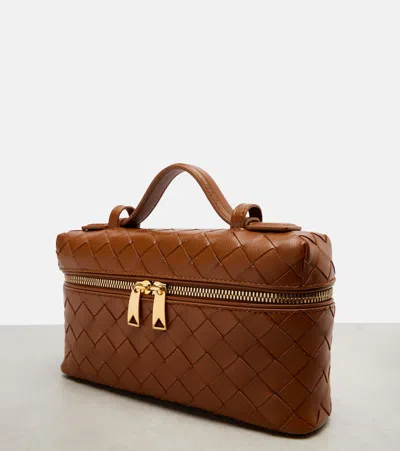Bottega Veneta Women Bang Bang Leather Vanity-case With Intrecciato Motif In Brown