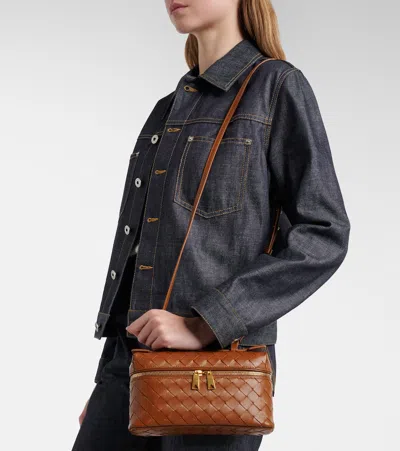 Bottega Veneta Women Bang Bang Leather Vanity-case With Intrecciato Motif In Brown