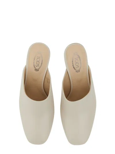 Tod's Leather Sandal In White