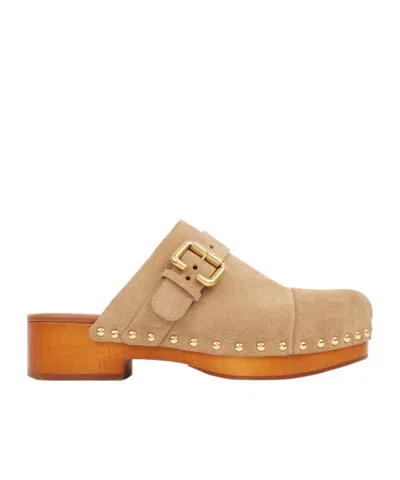 Chloé Jeannette Buckle Detailed Studded Clogs In Yellow